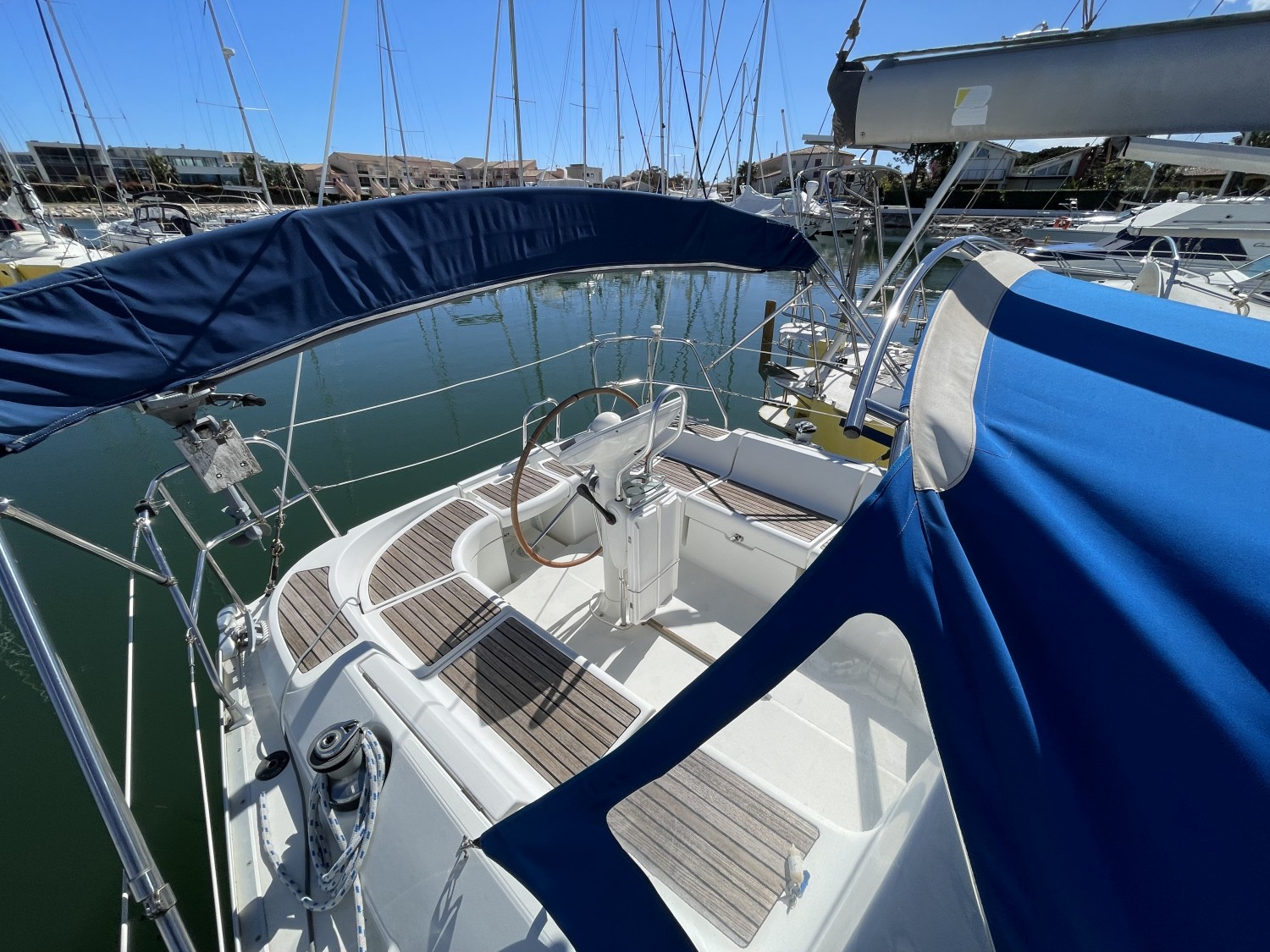 slider 5 Jeanneau Sun Odyssey 37